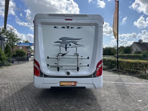 Laika Kosmo 209 single beds + pop-top roof  photo: 2