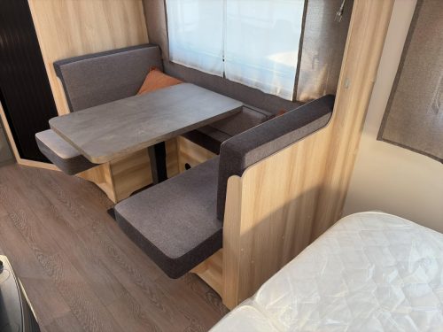 Hobby De Luxe 460 SFF Model 2027 photo: 7