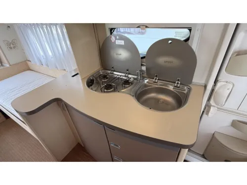 Hobby La Vita Bionda 495 UL single beds dinette photo: 7