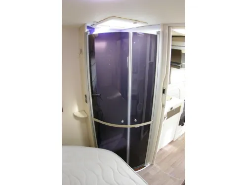 Chausson Welcome 738 XLB Queensbed, Drop-down bed, Garage photo: 12