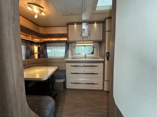 Hobby De Luxe 460 UFe Foto: 17
