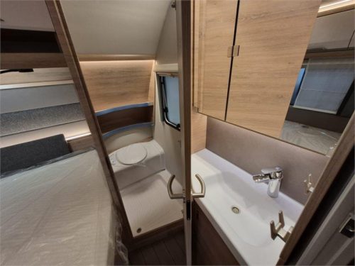 Knaus Sudwind Black Selection 450 FU Foto: 8
