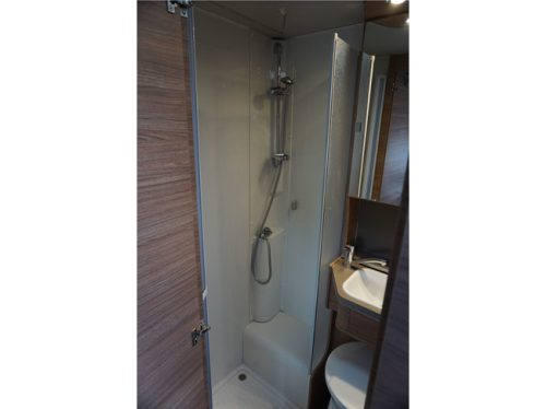 Weinsberg Caracompact 640MEG 170pk Automaat + Airco/ Levelsysteem/ Lithium/ Zonnepanelen/ Garantie! Foto: 23