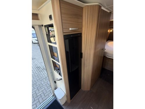 Adria Coral S 670SC Cama de matrimonio Toldo Maxxfan Loer plano foto: 18