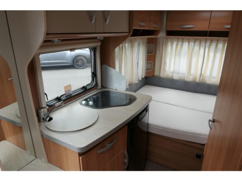 Eriba Nova Light 425 mit Rangierhilfe und Vorzelt Foto: 8
