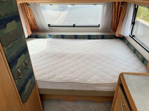 Fendt Saphir 470 | Fahrradtr&auml;ger | Rundsitzgruppe | Festbett | Vorzelt Foto: 18