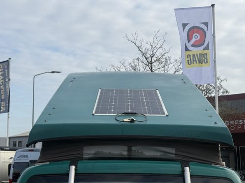 Volkswagen T 4 Carthago Westfalia 2.5 102 PS in sehr gutem Zustand neue APK Kastenwagen 4 Schlafpl&auml;tze Hubdach Standheizung Solarmodul Anh&auml;ngerkupplung PDC A Foto: 4