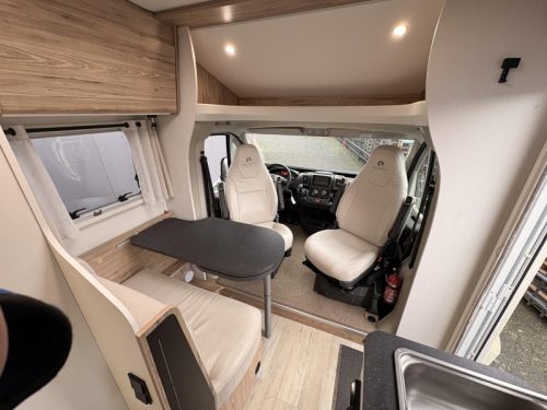 Bavaria Bavaria 650 T Queensbed panel bearlock  photo: 9