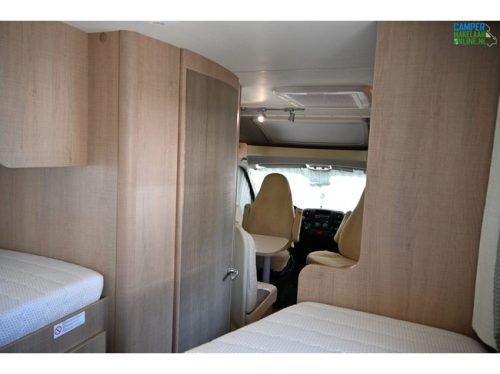 B&uuml;rstner Travel Van T 620 photo: 23