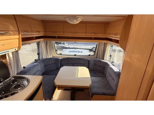 Fendt Saphir 470 TF French bed dinette toilet photo: 2