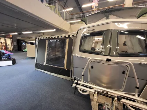 Eriba Touring Silver Edition 542 sch&ouml;n komplett Foto: 2