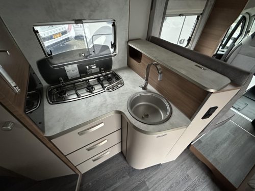 Knaus L!ve Wave 650 MF 180CV-AUTOM&Aacute;TICA-694CM foto: 17