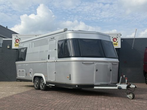 Eriba T 820 (TOURING 820) full options EP level systeem lengte bedden XT mover Truma zonnepanelen 2x dakairco Dometic elktr schotel foto: 0