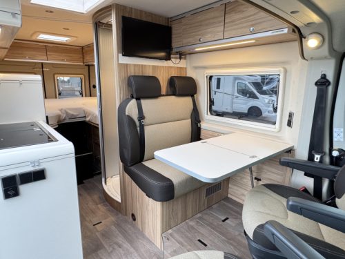 Hymer Yellowstone 640 - Langes 205 cm Bett ! - Foto: 4