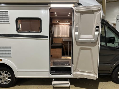 Weinsberg CaraSuite 650 MEG Hubdach | Ex-Mietfahrzeug Foto: 7