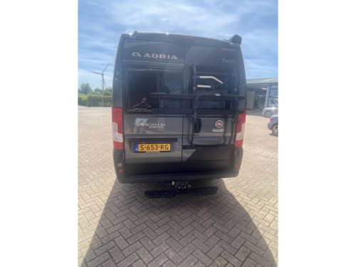 Adria Twin 640 SLB super complete / levelling system photo: 5