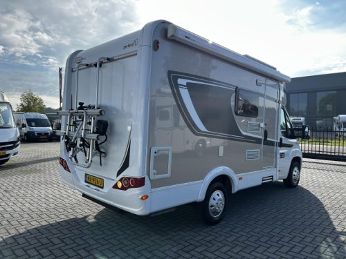 Carado T 135 French bed/2017/Euro6/Air conditioning photo: 2