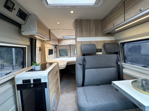 Hymer Yosemite 600 LITS JUMEAUX 160 ch Euro6 Fiat Ducato **Unique/Chauffage diesel/4 places assises/2x batterie auxiliaire/Store/1er propri&eacute;taire/Seulement photo: 7