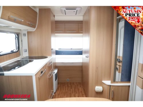 Knaus S&uuml;dwind 450 QU Mover Air Conditioning Bike rack Transverse bed Central kitchen Dinette photo: 9