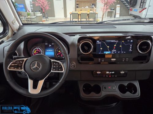 Hymer BMC-I 680 *170hp Automatic* Leveling System* Fully loaded options photo: 10
