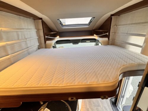 Hymer B-MC T 680 single beds pop-top roof  photo: 21