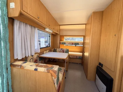 Dethleffs Family 490 TK Family Caravan with awning photo: 5