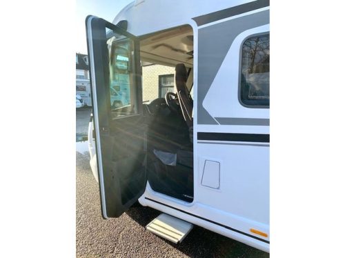 Knaus 2027 LIVE i700 MEG New & all EXTRAS! photo: 20