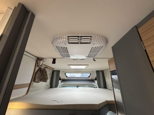 Dethleffs Just 7052 DBM roof air conditioning photo: 9