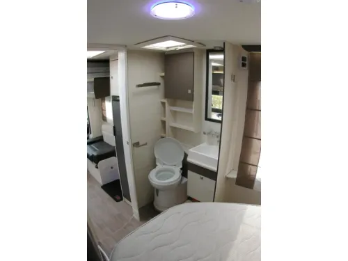 Chausson Welcome 738 XLB Queensbed, Drop-down bed, Garage photo: 13