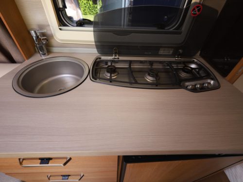 Knaus Sport 450 FU including awning photo: 8