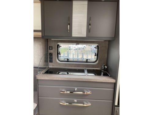Hobby De Luxe 540 UL Single beds photo: 3