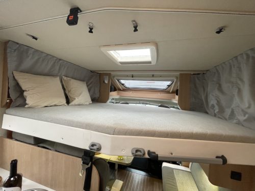 Carado Capron Libert&eacute; VIP 690 VIP FRENCH BED+POP-TOP ROOF ROOFAIRCO photo: 3