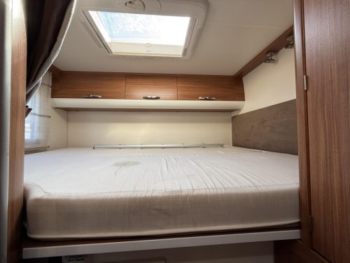 Adria Matrix 680 SP Spacious seating! photo: 2