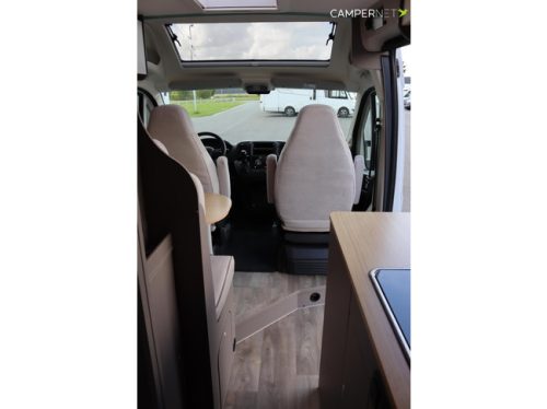 LMC Innovan 640 140hp Automatic | Single beds | Awning | Panoramic roof | Integrated windows | Cruise Control | Available from stock | photo: 15
