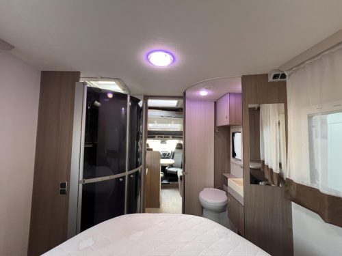 Chausson Titanium 718 XLB Queensbed photo: 17