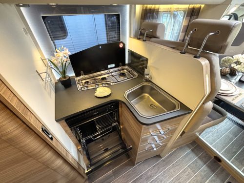 Adria Coral Platinum S 690 SC QUEENSBED ALKO SUSPENSION PNEUMATIQUE photo : 6