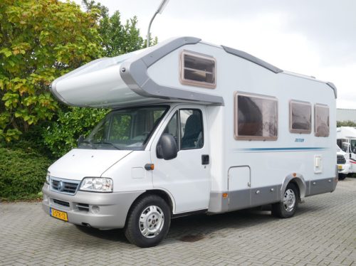 Weinsberg Meteor, Alkoven, Viel Platz 6.50 Meter Alkoven Foto: 2