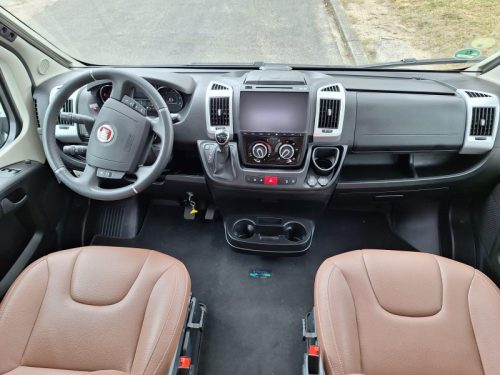 B&uuml;rstner Travel Van 620 T 9G AUTOMAAT-COMPACT MODEL Foto: 9