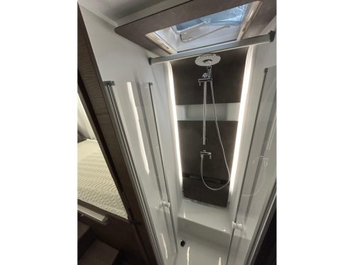 Adria Coral Supreme MB 670 SL Level airco alde  foto: 19