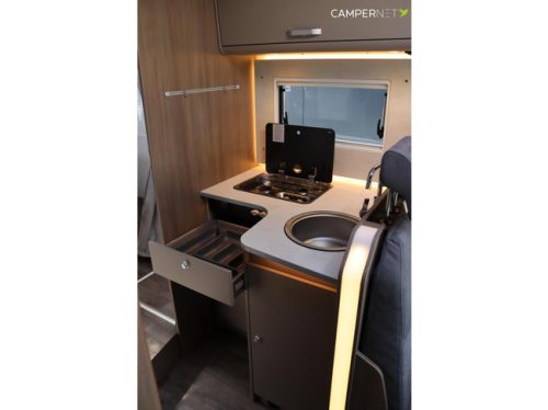 Carado T449T Edition26 165hp Automatic | French bed | Maxi Chassis | Awning | Bi-Xenon | Separate shower | Available from stock photo: 12