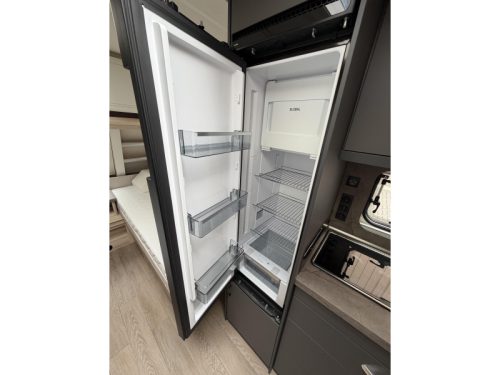 Hobby De Luxe 495 UL Model 2027 photo: 12