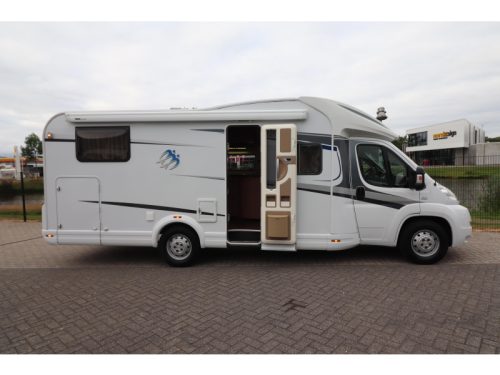 Knaus Sky Wave 700 MEG 4-Berths/Single beds photo: 1