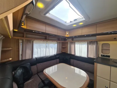 LMC Passion 440 D Vorzelt und Mover Foto: 7