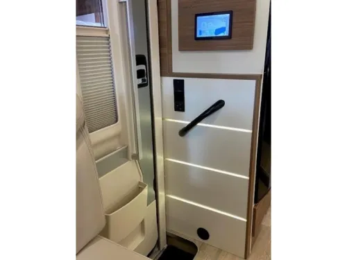 Pilote Essentiel G 740 Single beds + pop-top roof photo: 10