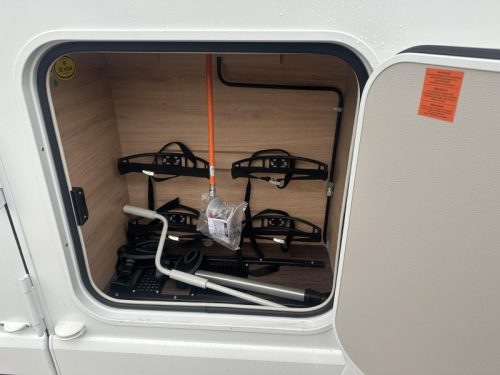 Knaus L!ve Ti 650 MEG Unique low single beds photo: 4