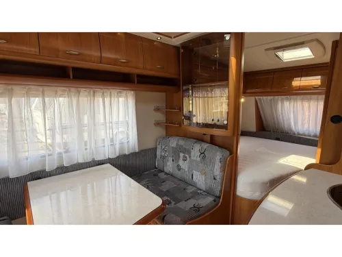 Hobby Excellent 410 SFE French bed train seat toilet photo: 5
