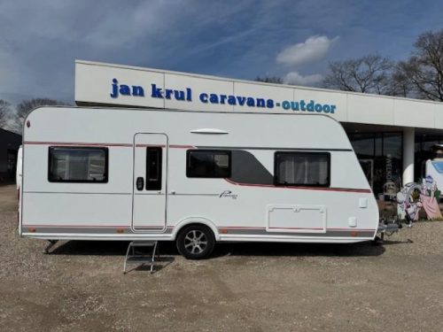 B&uuml;rstner Premio Plus 520 TL spacious family caravan photo: 1