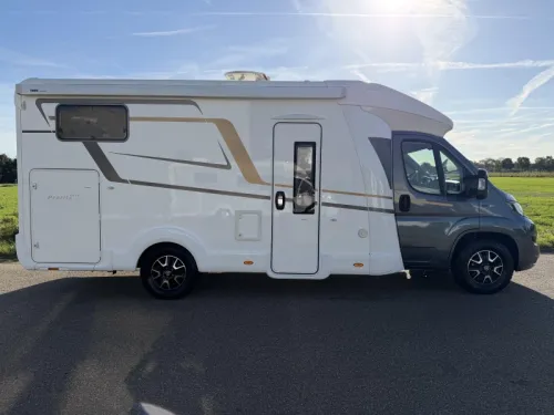 Eura Mobil Profila T 695 EB Wintervast, Lengtebedden  foto: 28
