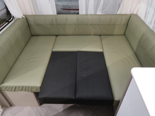 Dethleffs C'go Active 495 FR GER&Auml;UMIGE AUFTEILUNG UND HOHER K&Uuml;HLSCHRANK Foto: 6