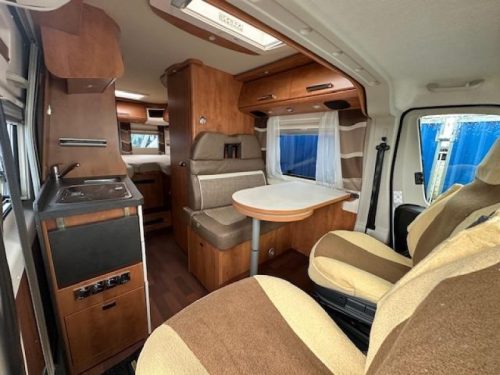 Malibu Van 640 LE SINGLE BEDS + TOW HITCH photo: 6